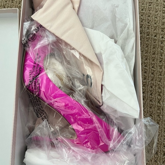 SJP by Sarah Jessica Parker - Fawn heel in “Candy” (fushia), 100mm heel, size 39 - Picture 5 of 7